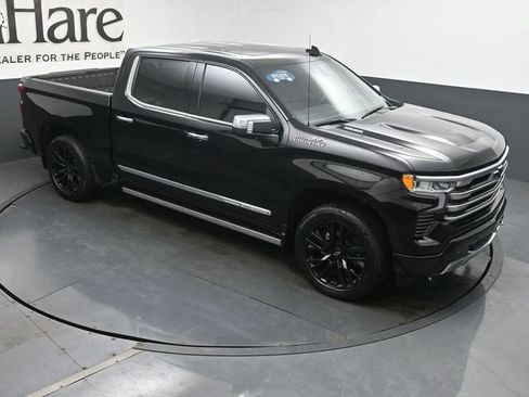 Used 2025 Chevrolet Silverado 1500 High Country AWD/4WD image 53