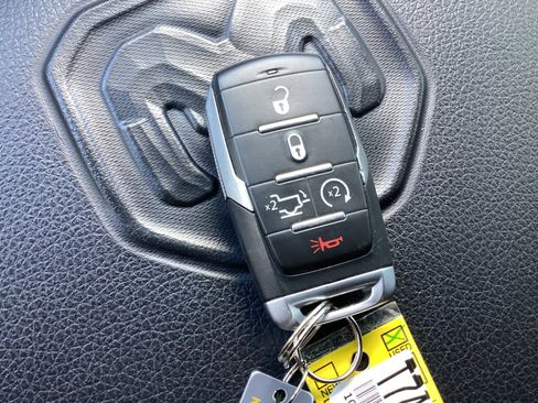 Used 2021 RAM 1500 Laramie w/ Night Edition image 37