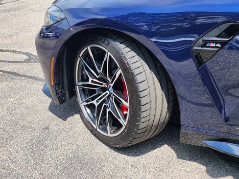 Used 2022 BMW M4 Coupe w/ M Carbon Exterior Package RWD image 30