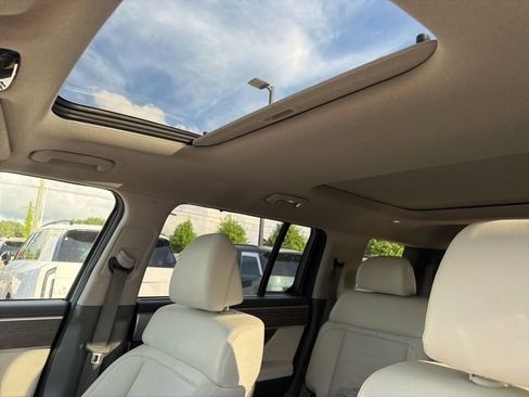 Used 2024 Hyundai Santa Fe Limited FWD image 17