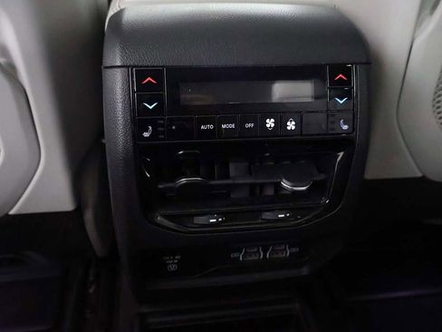 Used 2022 Jeep Grand Cherokee L Overland w/ Advanced Protech Group III image 59