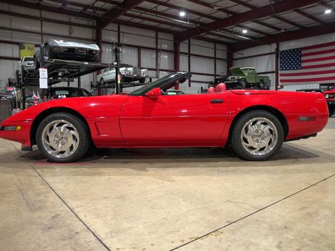 Used 1995 Chevrolet Corvette Base 2dr Convertible image 4