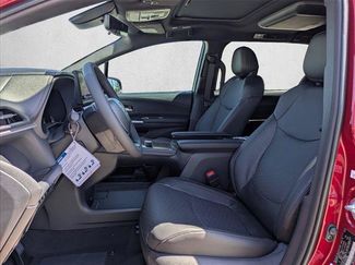 New 2026 Toyota Sienna Platinum AWD/4WD video 4