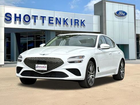 Used 2025 Genesis G70 2.5T image 3