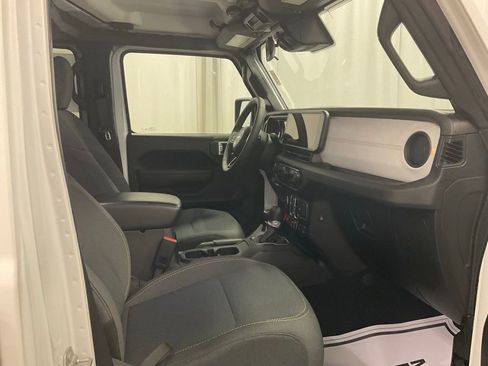 Used 2024 Jeep Wrangler Willys image 65