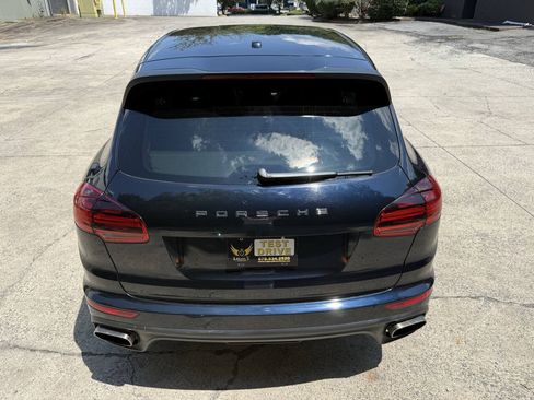 Used 2016 Porsche Cayenne AWD/4WD image 12