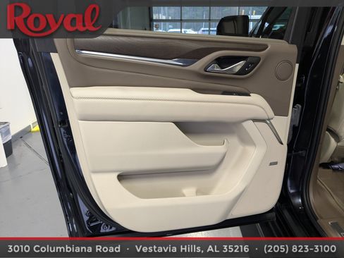 Used 2021 GMC Yukon XL Denali image 17