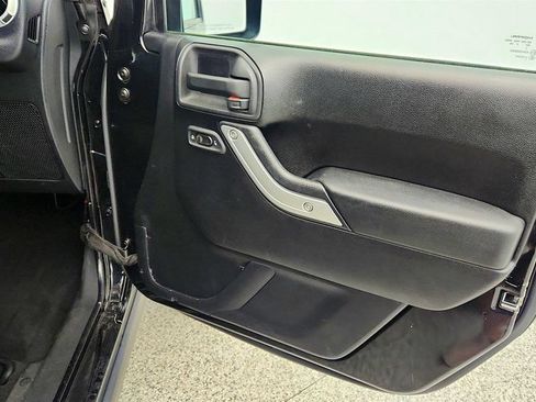 Used 2012 Jeep Wrangler Unlimited Sahara w/ Dual Top Group AWD/4WD image 26