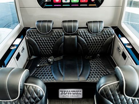 Used 2017 Mercedes-Benz Sprinter 2500 image 10