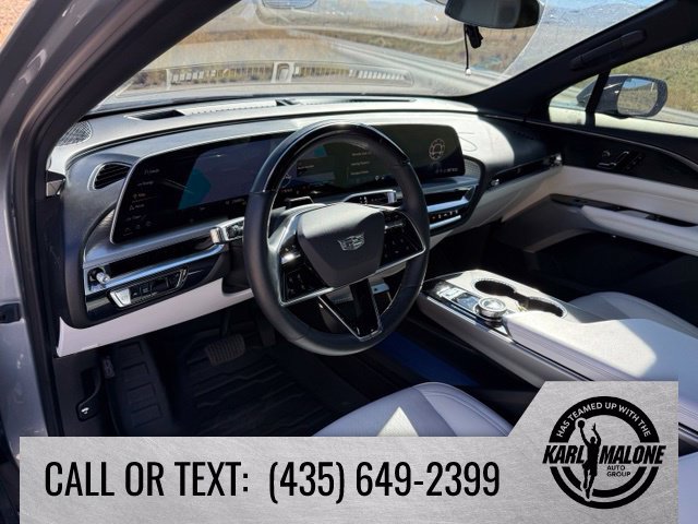 Used 2024 Cadillac Lyriq Luxury AWD/4WD image 15