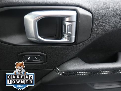 Used 2022 Jeep Wrangler Unlimited Sahara w/ Cold Weather Group image 17