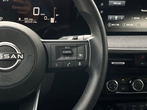 Used 2025 Nissan Kicks SV image 14