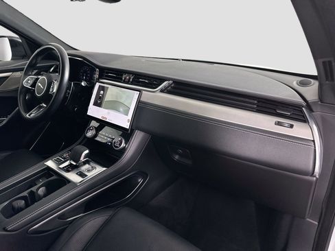 Used 2025 Jaguar F-PACE R-Dynamic S image 32