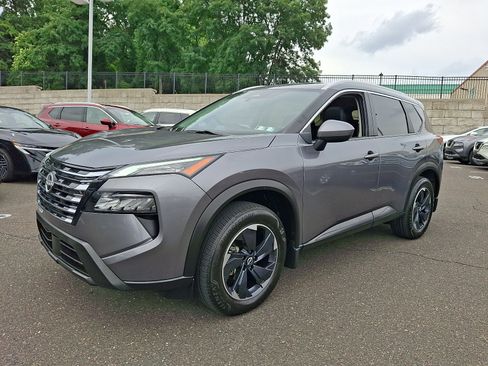 Certified 2024 Nissan Rogue SV w/ SV Premium Package AWD/4WD image 3