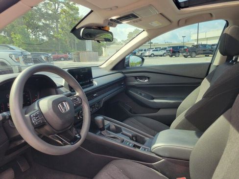Used 2023 Honda Accord EX image 7