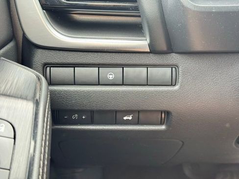 Used 2021 Nissan Rogue SV w/ Premium Package image 26