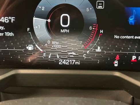 Used 2025 GMC Acadia Elevation image 38