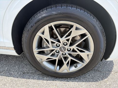Used 2025 Genesis GV70 2.5T AWD/4WD image 23