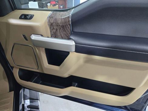 Used 2017 Ford F250 Lariat w/ Chrome Package image 13