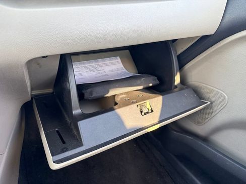 Used 2016 Ford Fiesta Titanium FWD image 26