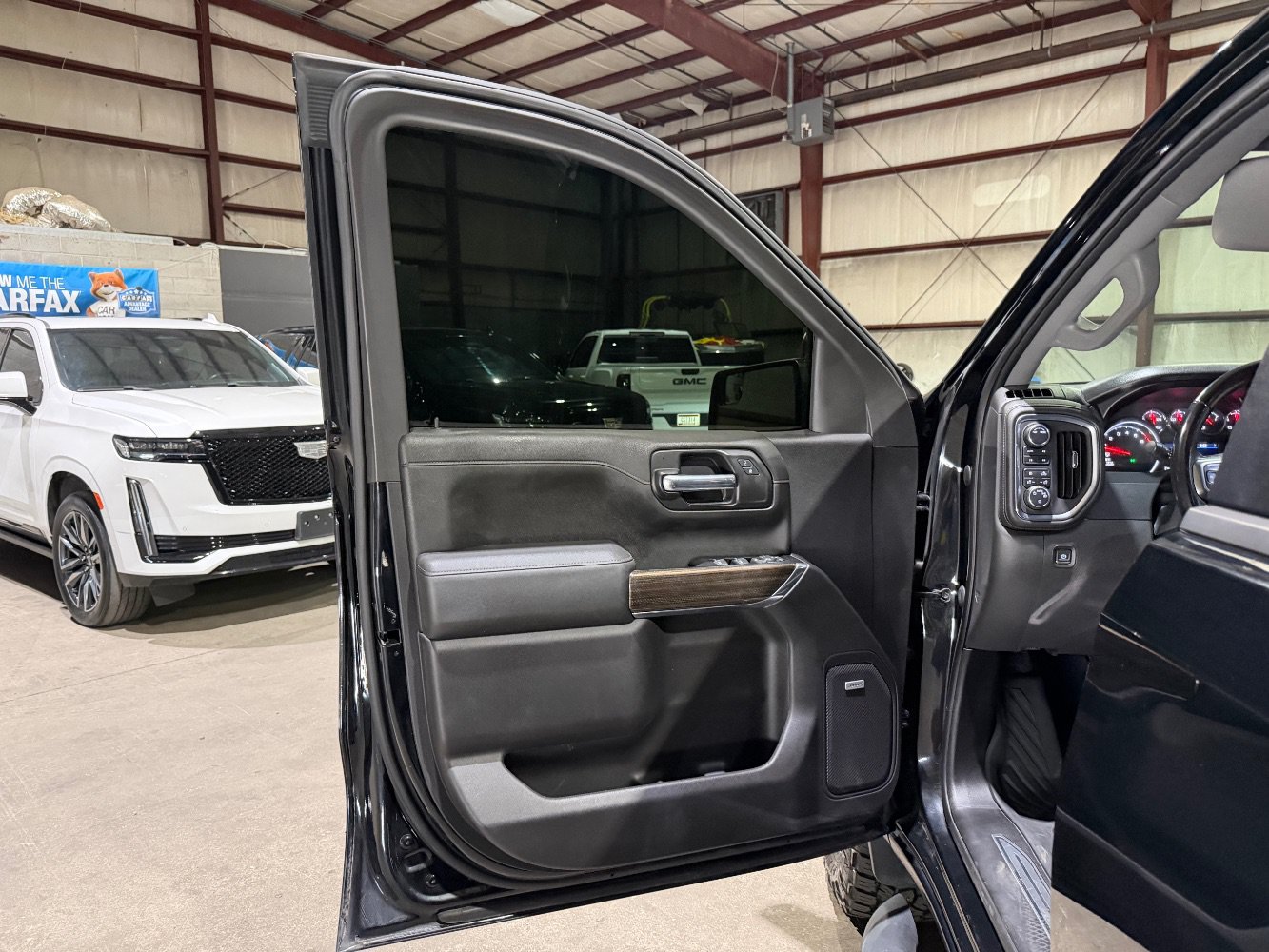 Used 2020 Chevrolet Silverado 1500 LT Trail Boss AWD/4WD image 11