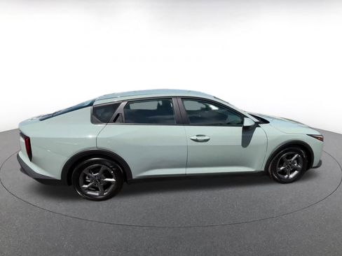 Used 2025 Kia K4 LXS FWD image 16