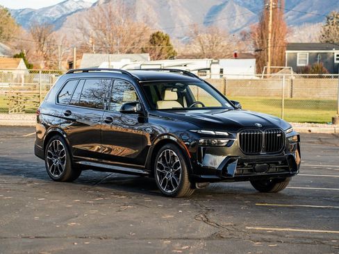 Certified 2025 BMW X7 M60i w/ Executive Package image 3