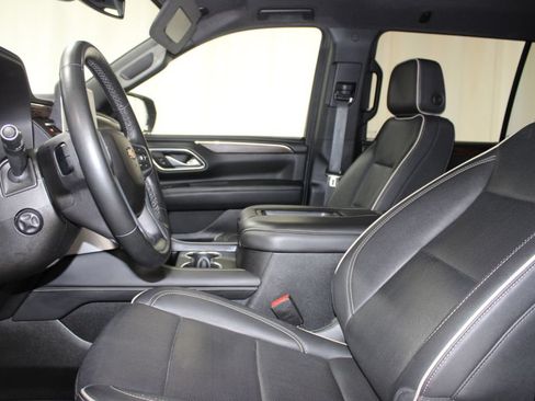 Used 2024 Chevrolet Suburban Premier AWD/4WD image 16