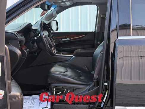 Used 2016 Cadillac Escalade Luxury AWD/4WD image 9