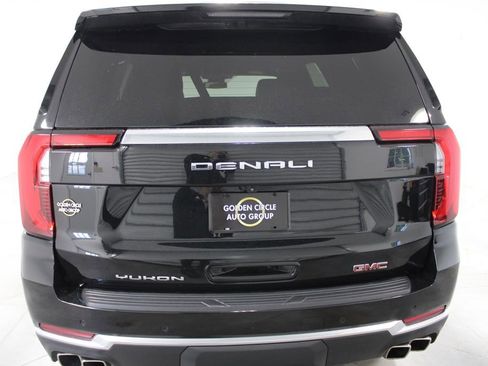 Used 2025 GMC Yukon Denali AWD/4WD image 8