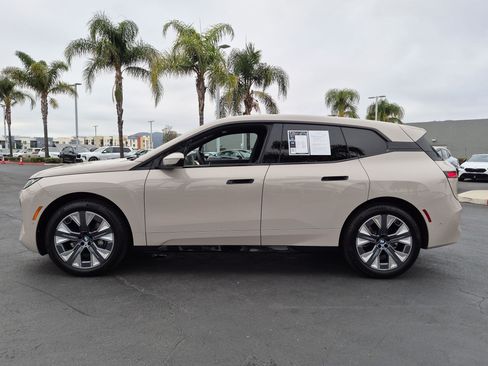 Used 2026 BMW iX xDrive45 w/ Premium Package AWD/4WD image 7