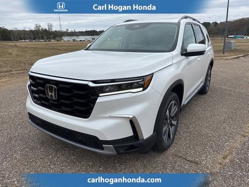 New 2025 Honda Pilot Touring image 1