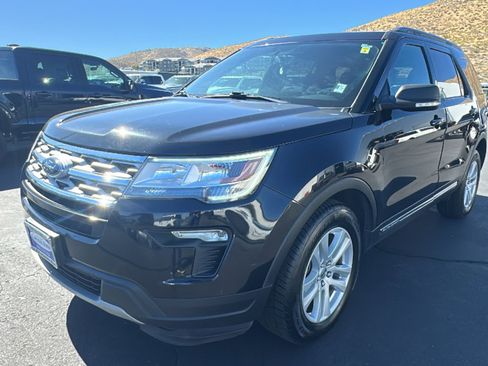 Used 2019 Ford Explorer XLT w/ Equipment Group 201A image 7