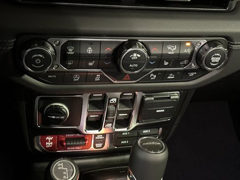 New 2026 Jeep Gladiator Rubicon AWD/4WD image 19