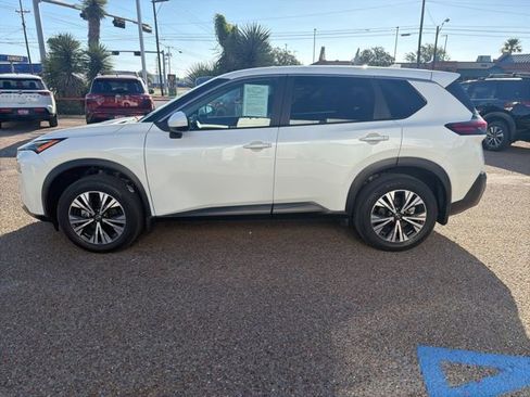 Certified 2023 Nissan Rogue SV image 3