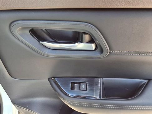 Used 2023 Nissan Rogue SV w/ SV Premium B Package image 24