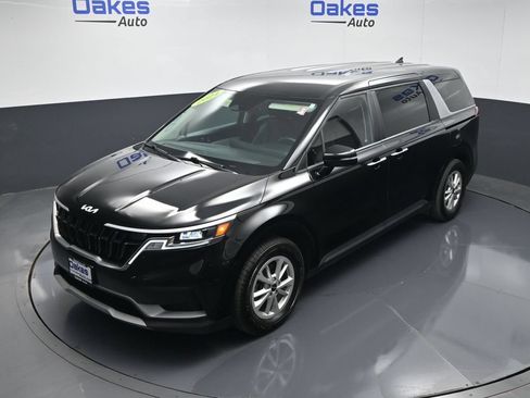 Certified 2024 Kia Carnival LX FWD image 45