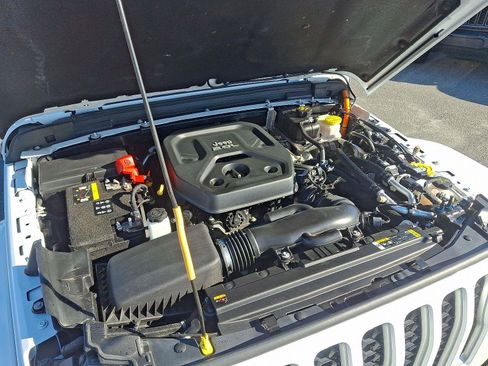 Used 2021 Jeep Wrangler Unlimited Sahara w/ Cold Weather Group image 37