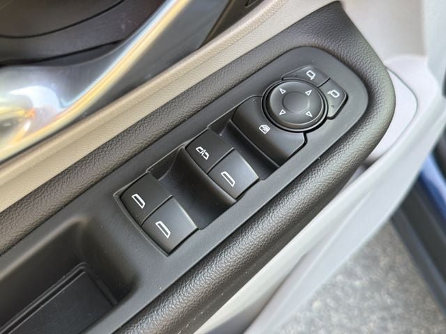 Used 2022 GMC Terrain SLE FWD image 22