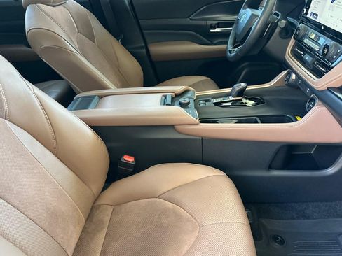 Used 2024 Toyota Grand Highlander AWD Hybrid image 24