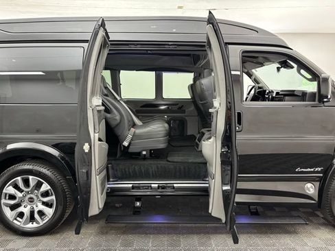 Used 2025 GMC Savana 2500 w/ Driver Convenience Package RWD image 7