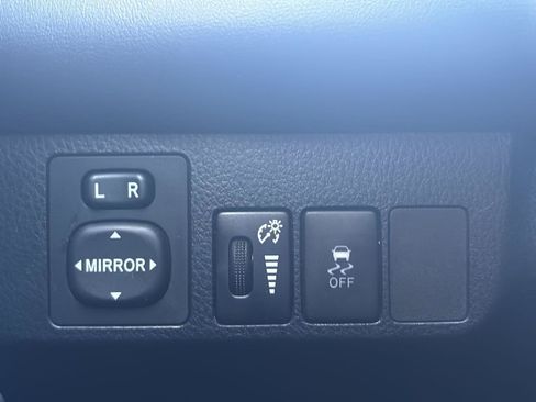 Used 2013 Toyota RAV4 XLE AWD/4WD image 8