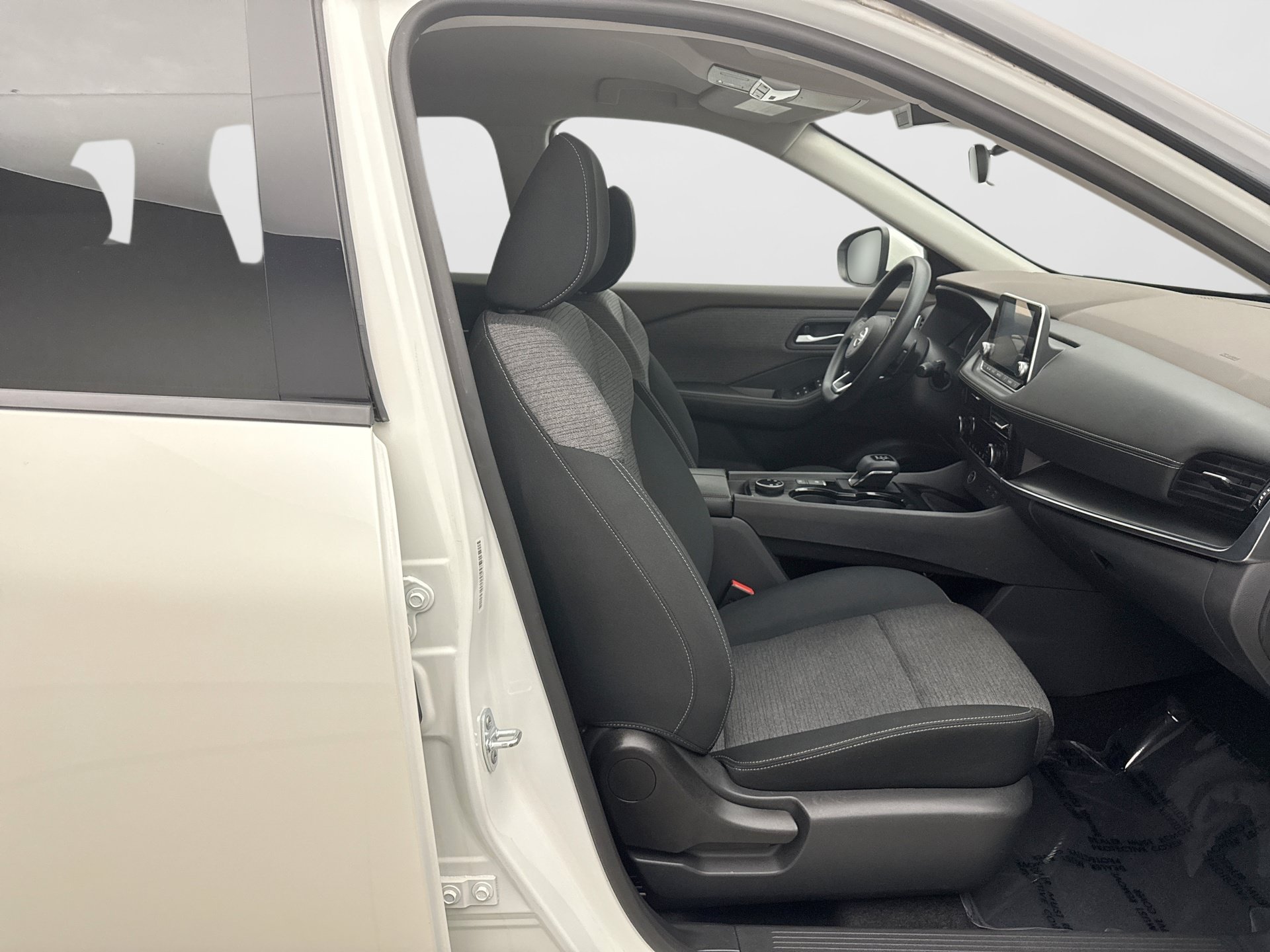 Used 2021 Nissan Rogue SV AWD/4WD image 16