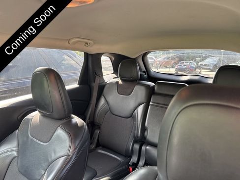 Used 2018 Jeep Cherokee Latitude Plus AWD/4WD image 12