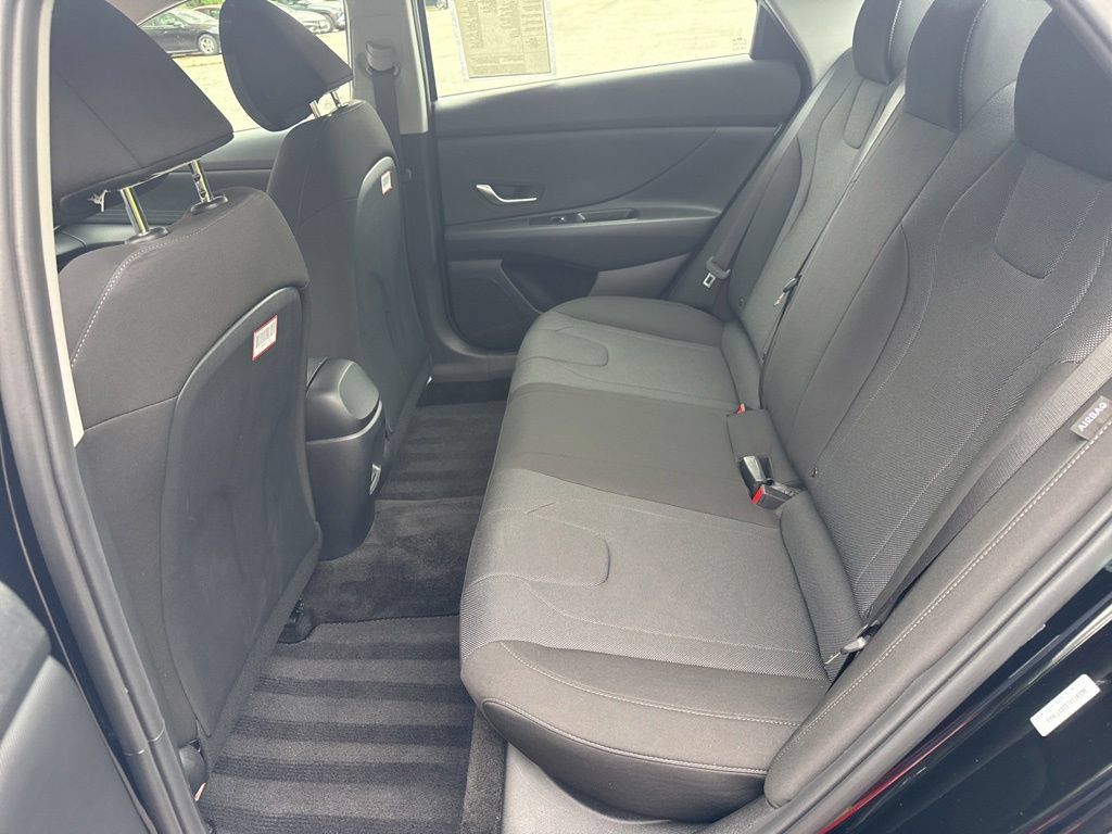 Certified 2026 Hyundai Elantra SE FWD image 37