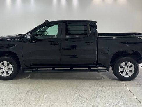 Used 2024 Chevrolet Silverado 1500 LT w/ Leather Package AWD/4WD image 2