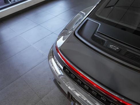 Certified 2026 Porsche 911 GT3 RWD image 34