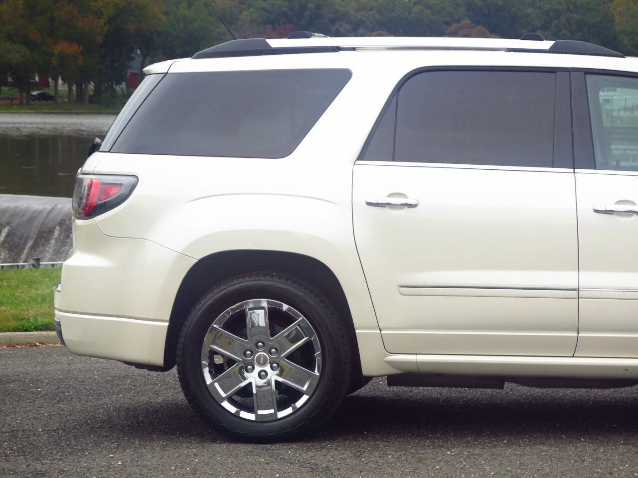 Used 2015 GMC Acadia Denali AWD/4WD image 35