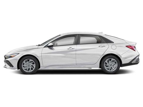 New 2026 Hyundai Elantra SEL Sport FWD image 3