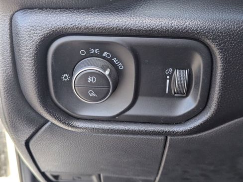 Used 2024 RAM 2500 Big Horn AWD/4WD image 25